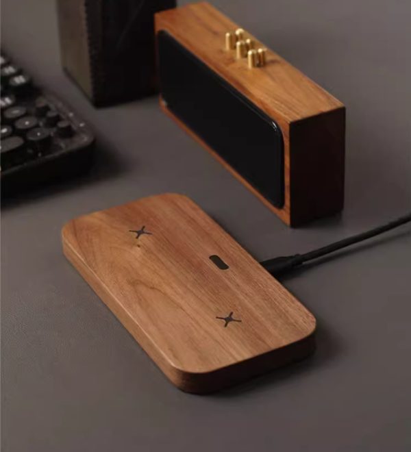 Walnut Universal Double Charge 15W Fast Charge Wireless Phone Charger - Image 4
